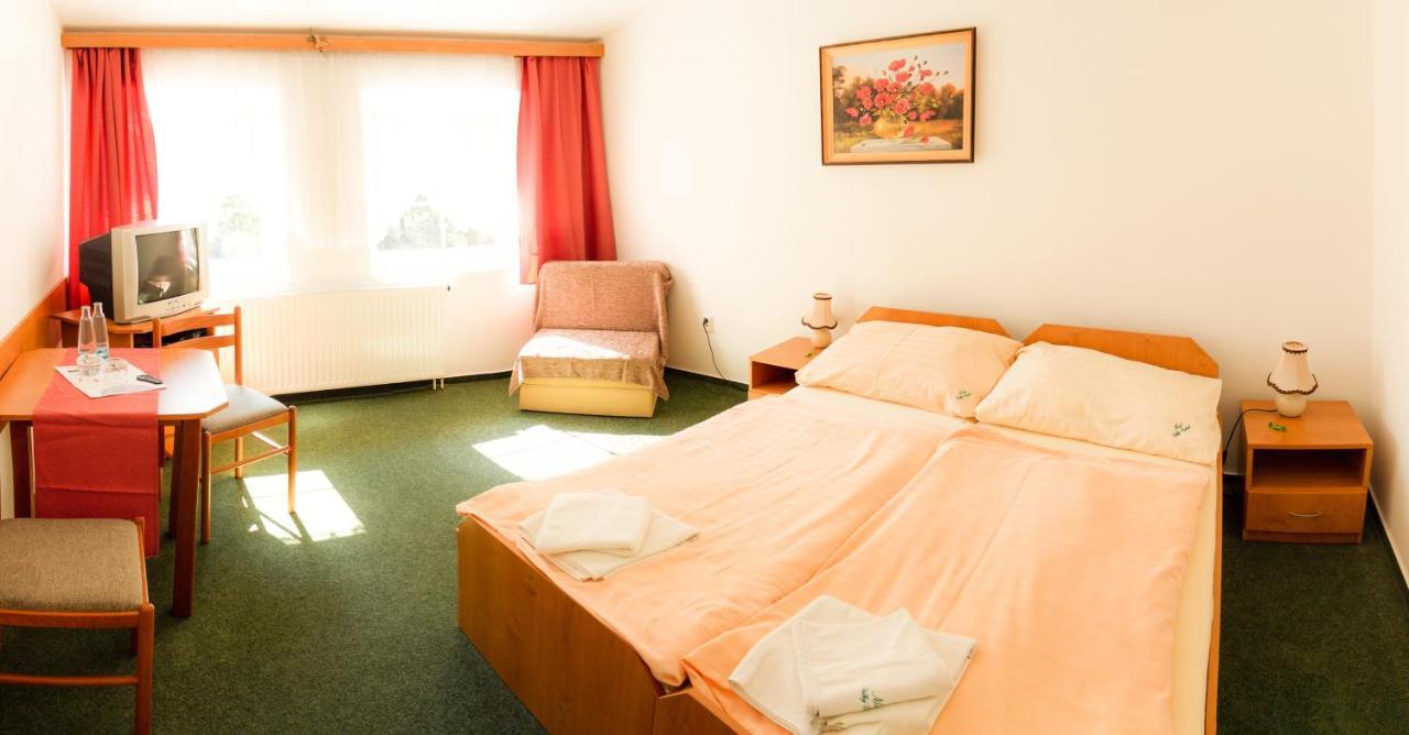 Motel Velky Rybnik Dehtare  Eksteriør billede