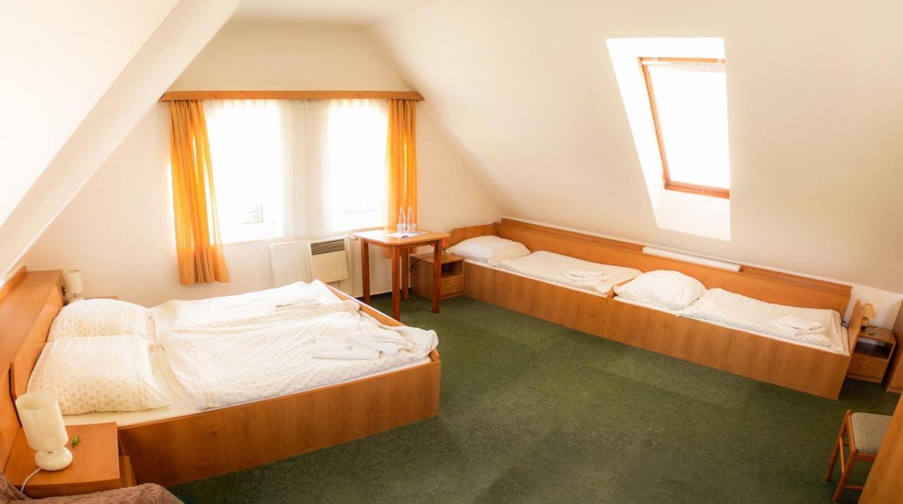 Motel Velky Rybnik Dehtare  Eksteriør billede